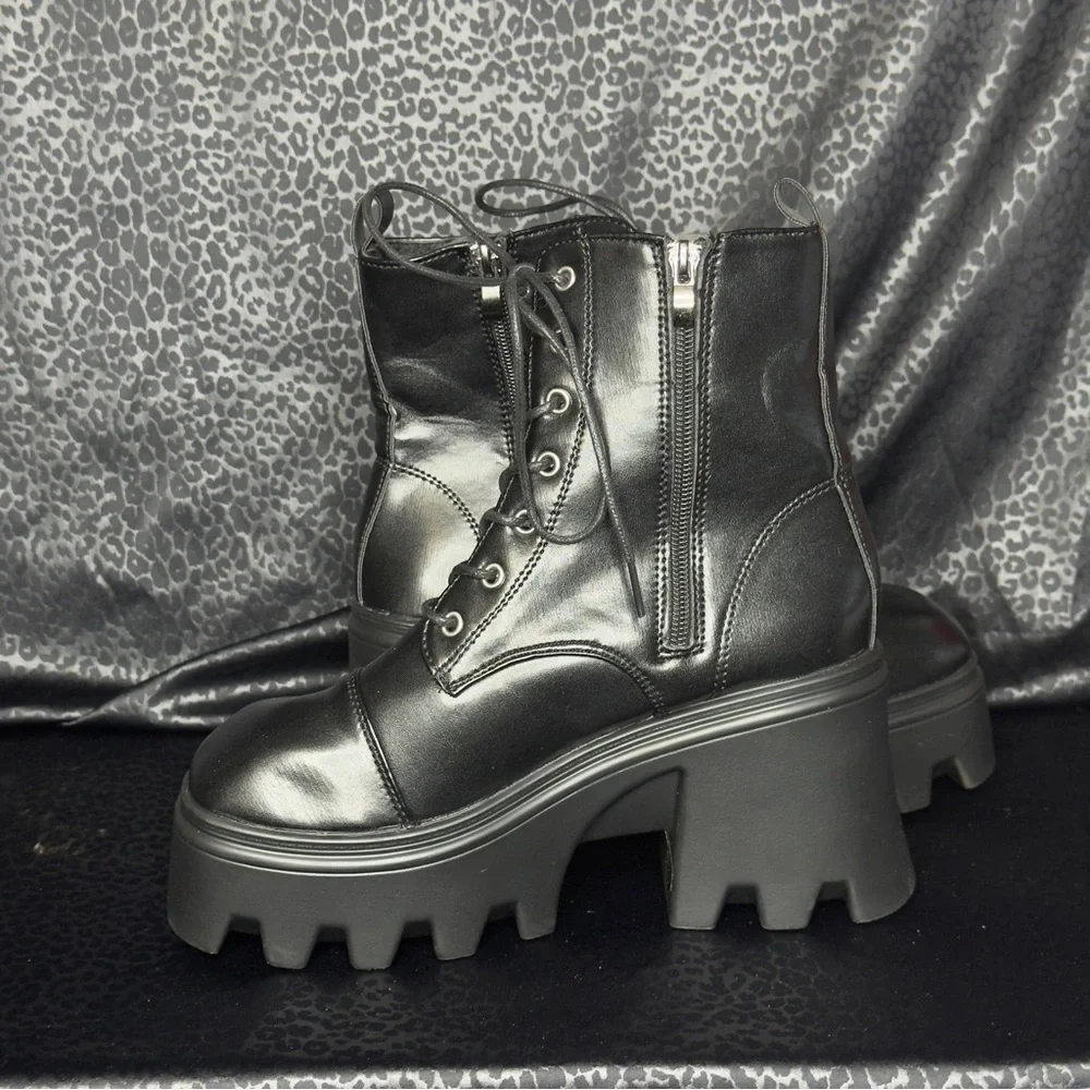 Black Platform Combat Boots - Women's Lace-Up Zipper Boots